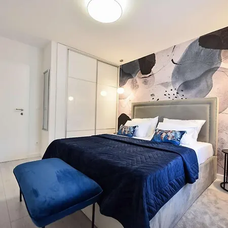 Beautiful Leona Villa *