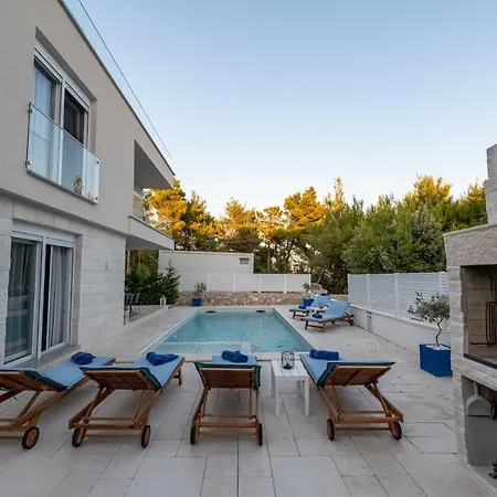 Villa Beautiful Leona *